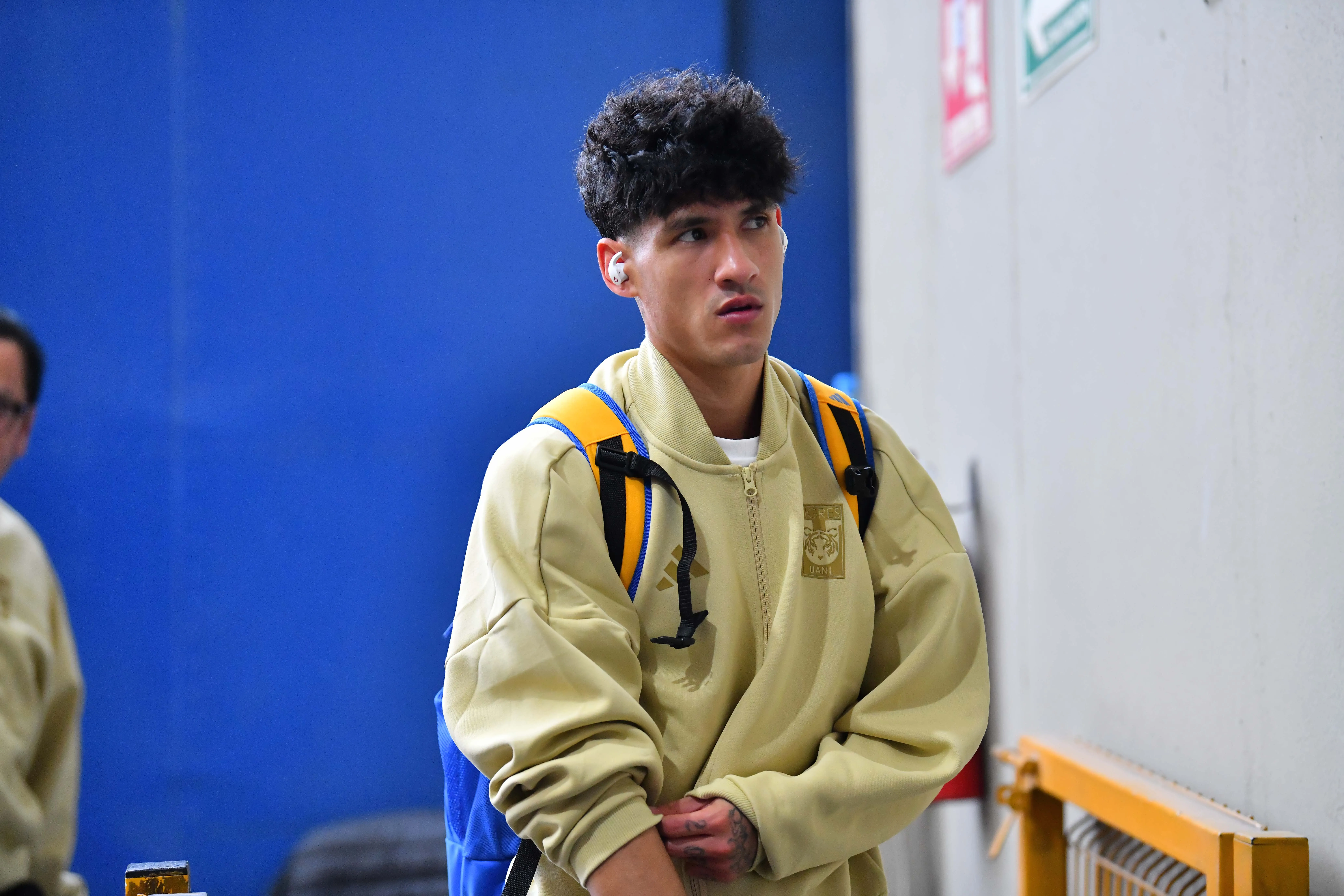 El agente de Uriel Antuna habría ofrecido su regreso a Cruz Azul (Imago 7)