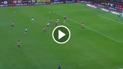 El casi golazo con el que José Paradela habría arruinado a Chivas