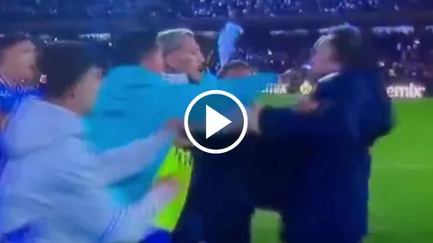 Milito se llevó una bofetada al final del Cruz Azul vs. Chivas.