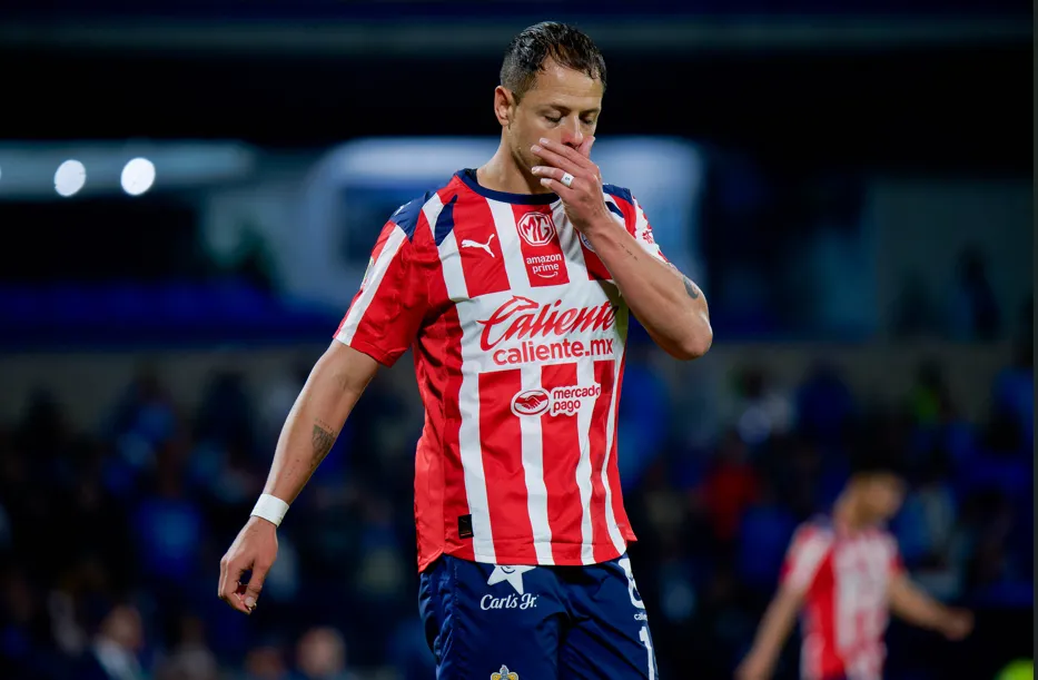 La reacción de Hernández tras fallar el penal contra Cruz Azul (Imago 7)