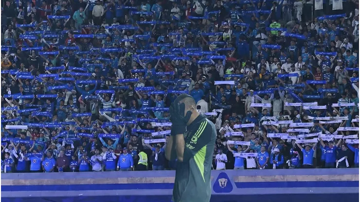 Todas las veces que la afición de Cruz Azul insultó a Nahuel Guzmán