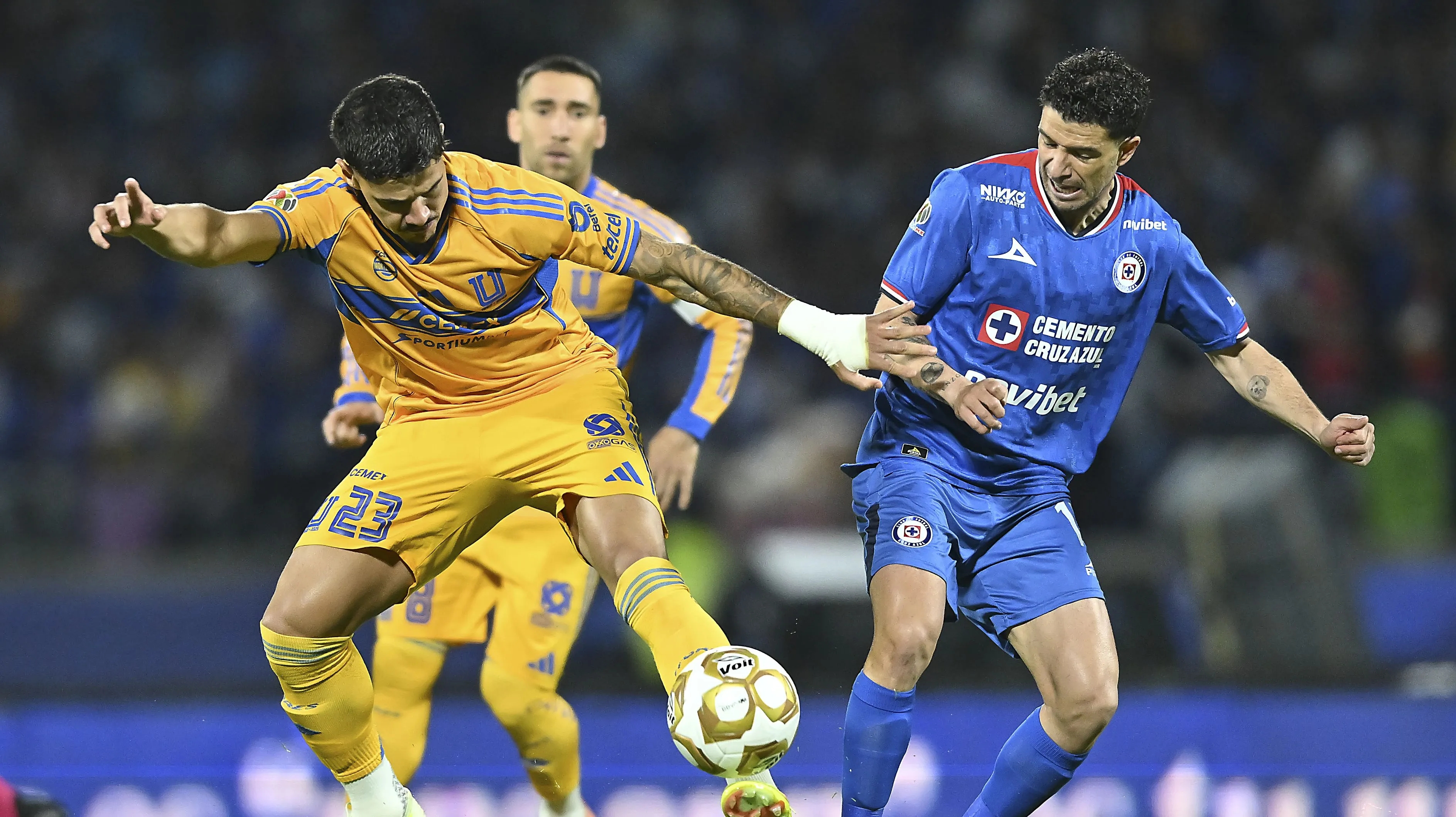 Los últimos 10 enfrentamientos entre Cruz Azul y Tigres en El Volcán (Imago 7)