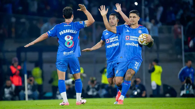 Cruz Azul va por la victoria contra Tigres UANL.