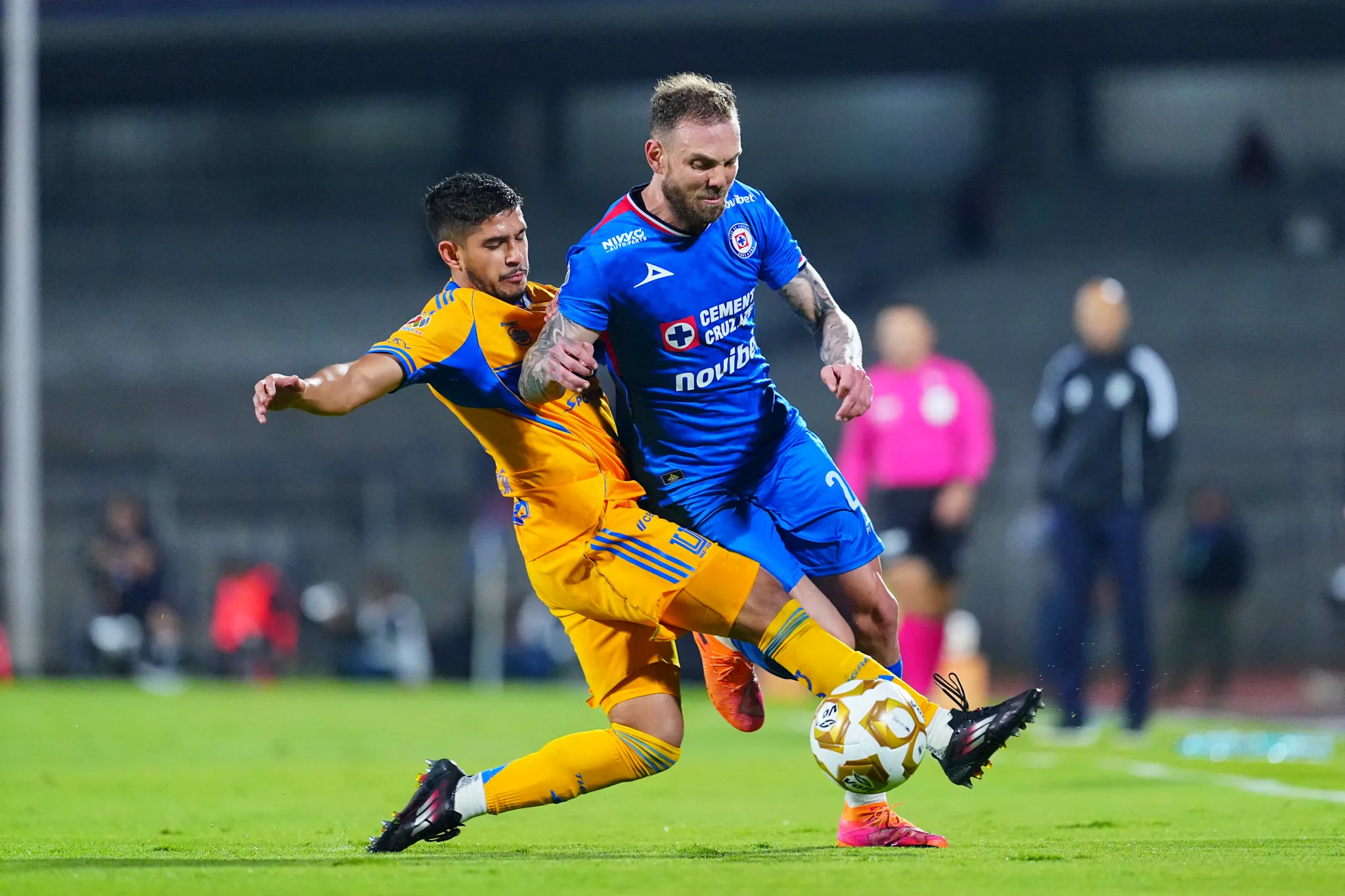 ¿Rotondi de delantero? La posible alineación de Cruz Azul vs. Tigres (Imago 7)