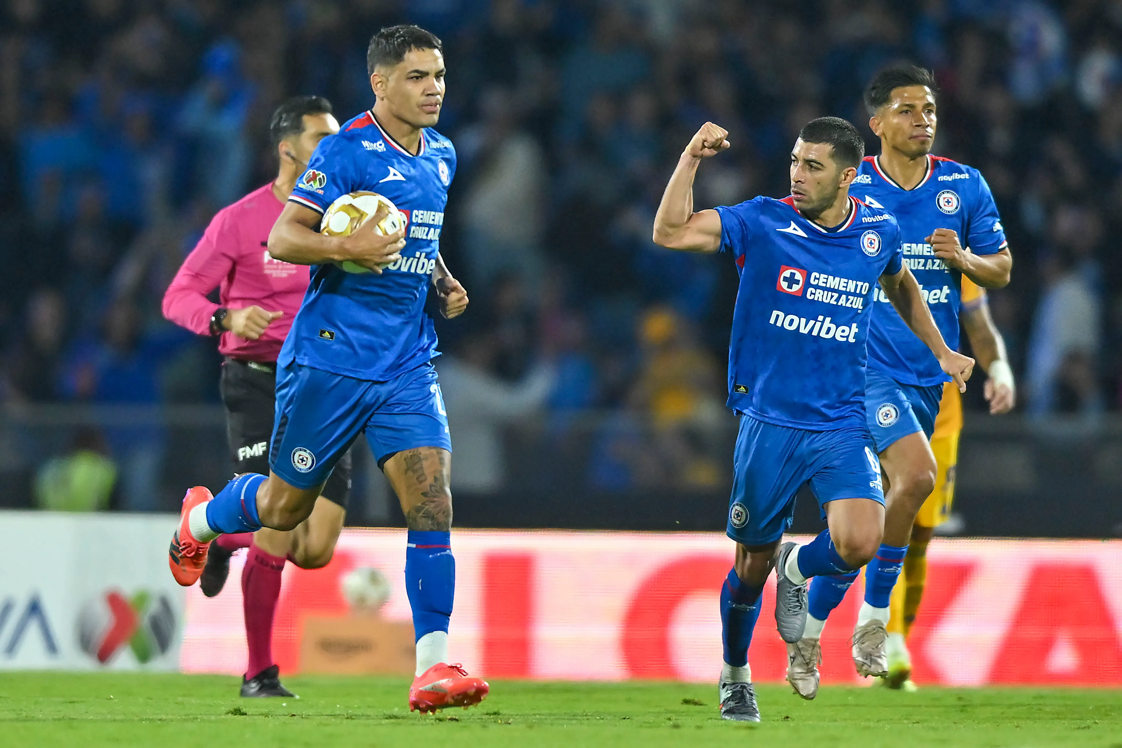 Alineaciones confirmadas de Tigres UANL vs. Cruz Azul por la liguilla (Imago 7)