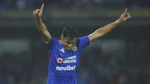 El delantero mexicano se incorporará a la disciplina de los rojiblancos cuando termina la participación de Cruz Azul en la Copa Intercontinental.