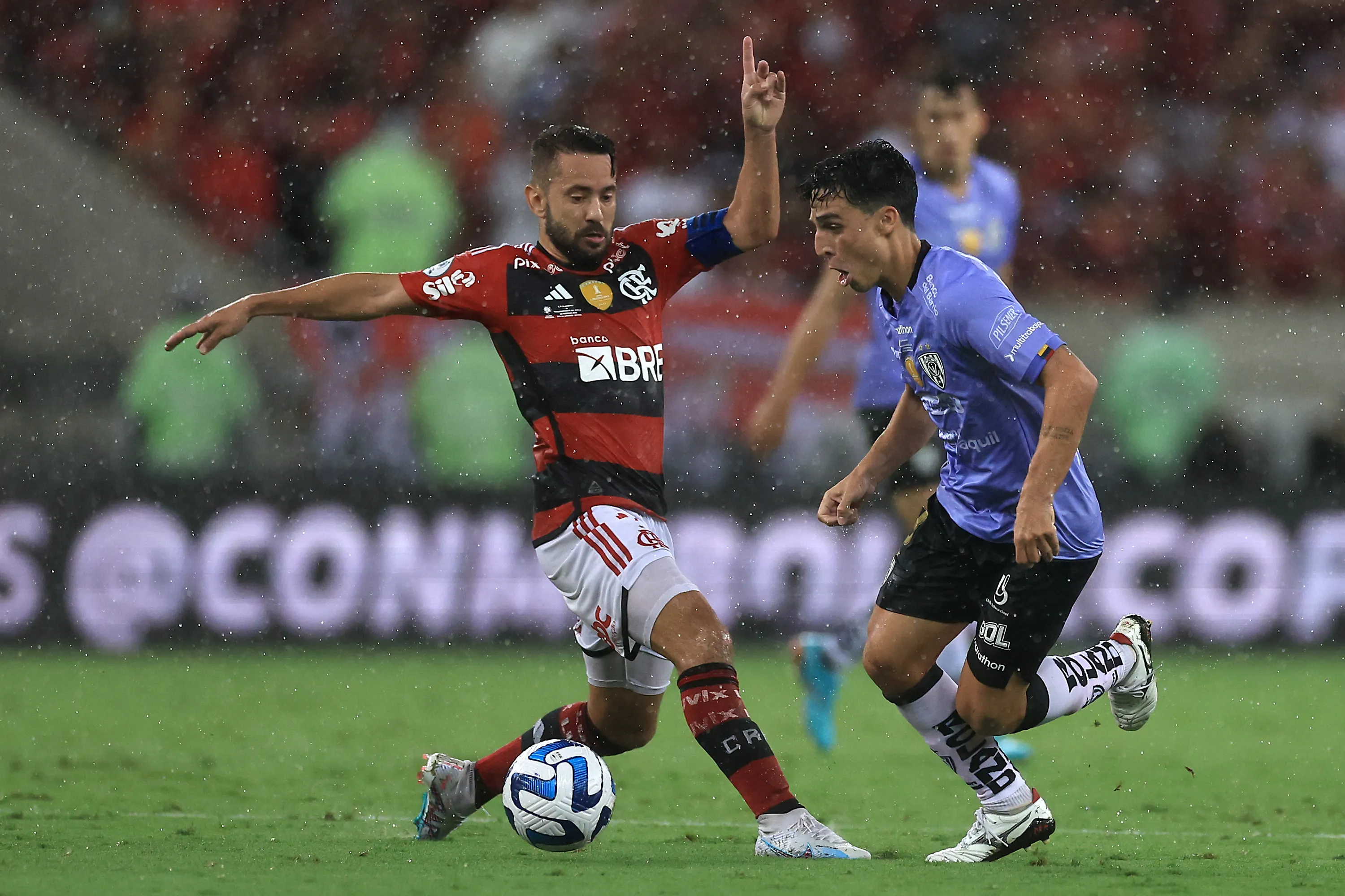 Lolo Faravelli, en acción contra Flamengo en el Maracaná. (Getty Images)