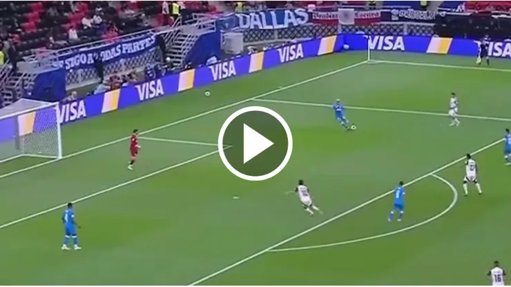 Gonzalo Piovi le "cedió" el gol a Flamengo.