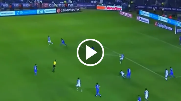 El defensor de Cruz Azul ya había cometido un fallo similar al que tuvo en el Derbi de las Américas contra los cariocas.