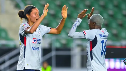 Movimiendos de mercado en Cruz Azul Femenil.