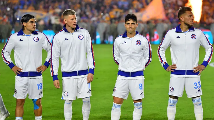 Cruz Azul no podrá inscribir a ningún jugador extranjero hasta que no dé salida a varios de los elementos del plantel actual.