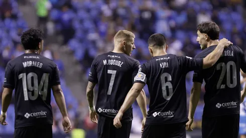 Mateusz Bogusz se perfilaba como la primera baja de Cruz Azul, pero sigue sin haber ofertas por sus servicios.