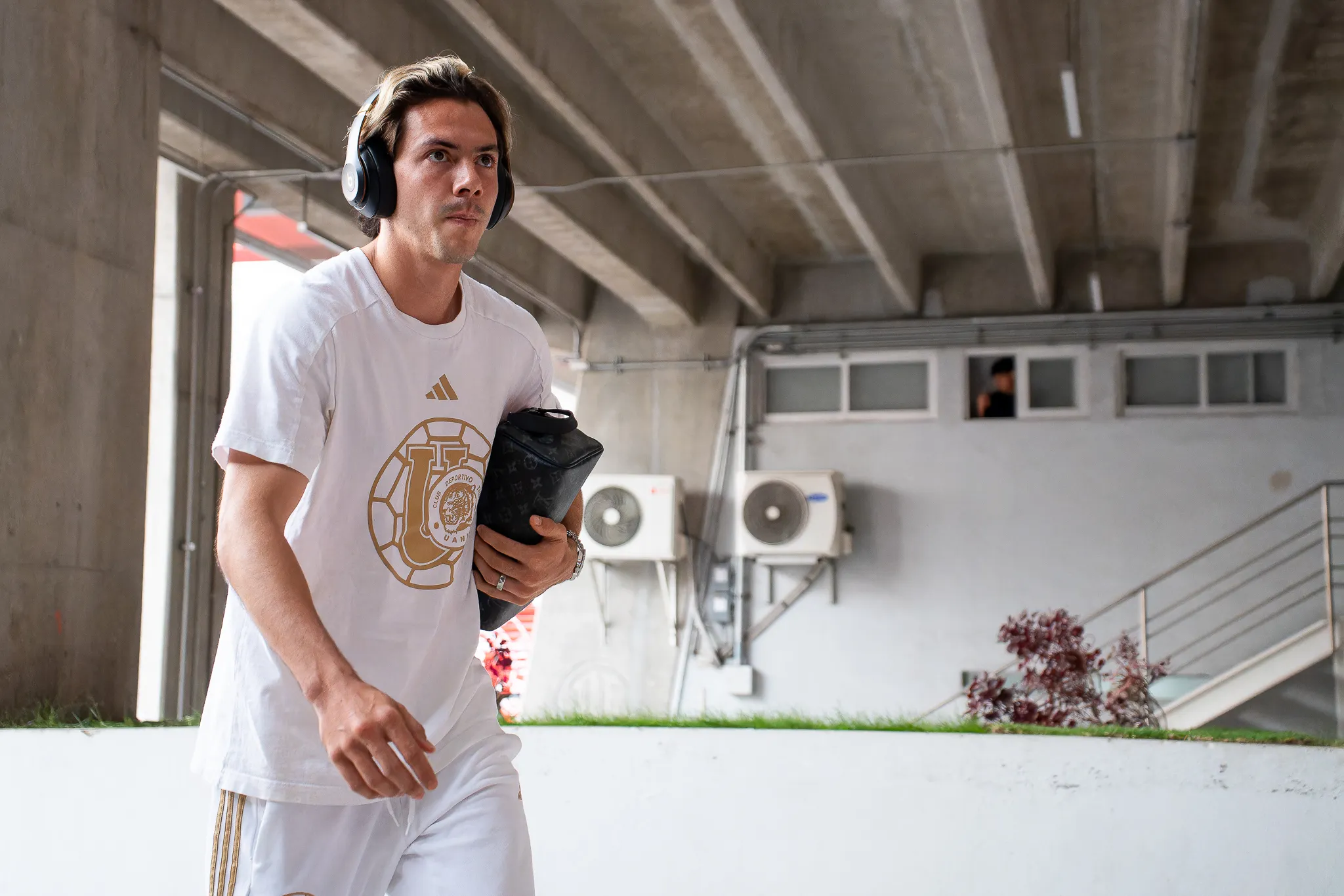 Yosgart Gutiérrez expuso el problema de Sebastián Córdova (Imago 7)