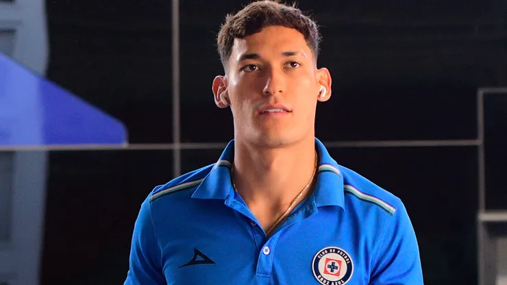 El defensor mexicano tardaría más de lo pensado en volver a jugar.