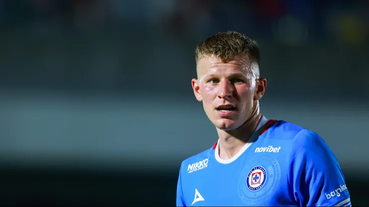 Mateusz Bogusz se dejó ver en Polonia a pesar de que debía reportar con Cruz Azul hace varios días.