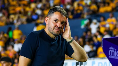 Nicolás Larcamón cuenta con pocas alternativas en la defensa para encarar el 2026.