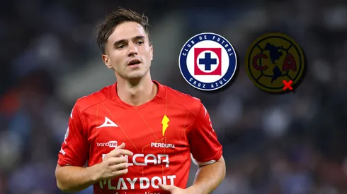 La figura de Necaxa, a detalles de llegar al cementero.