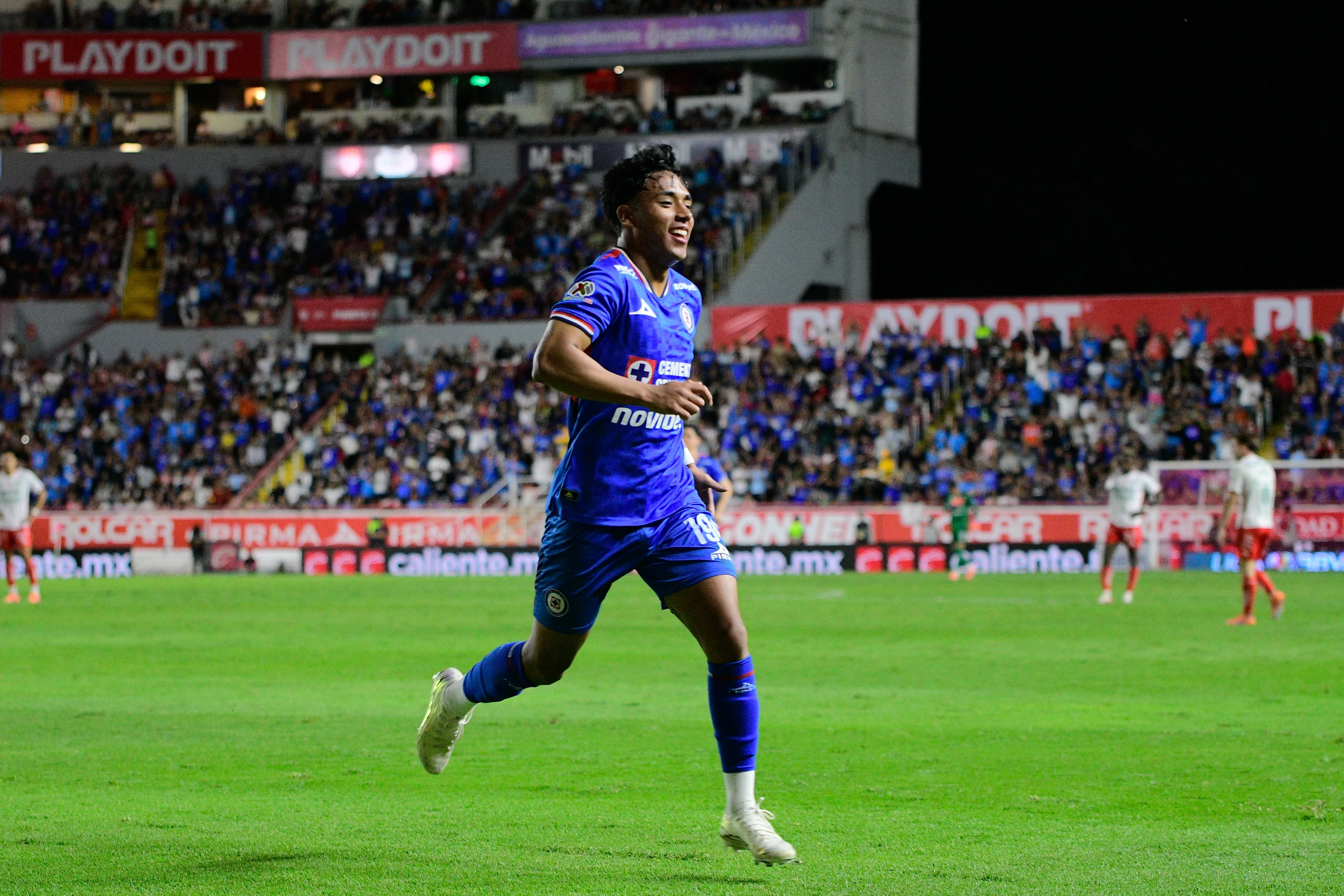 La estrategia que utilizaría Necaxa para fichar a Amaury Morales (Imago 7)