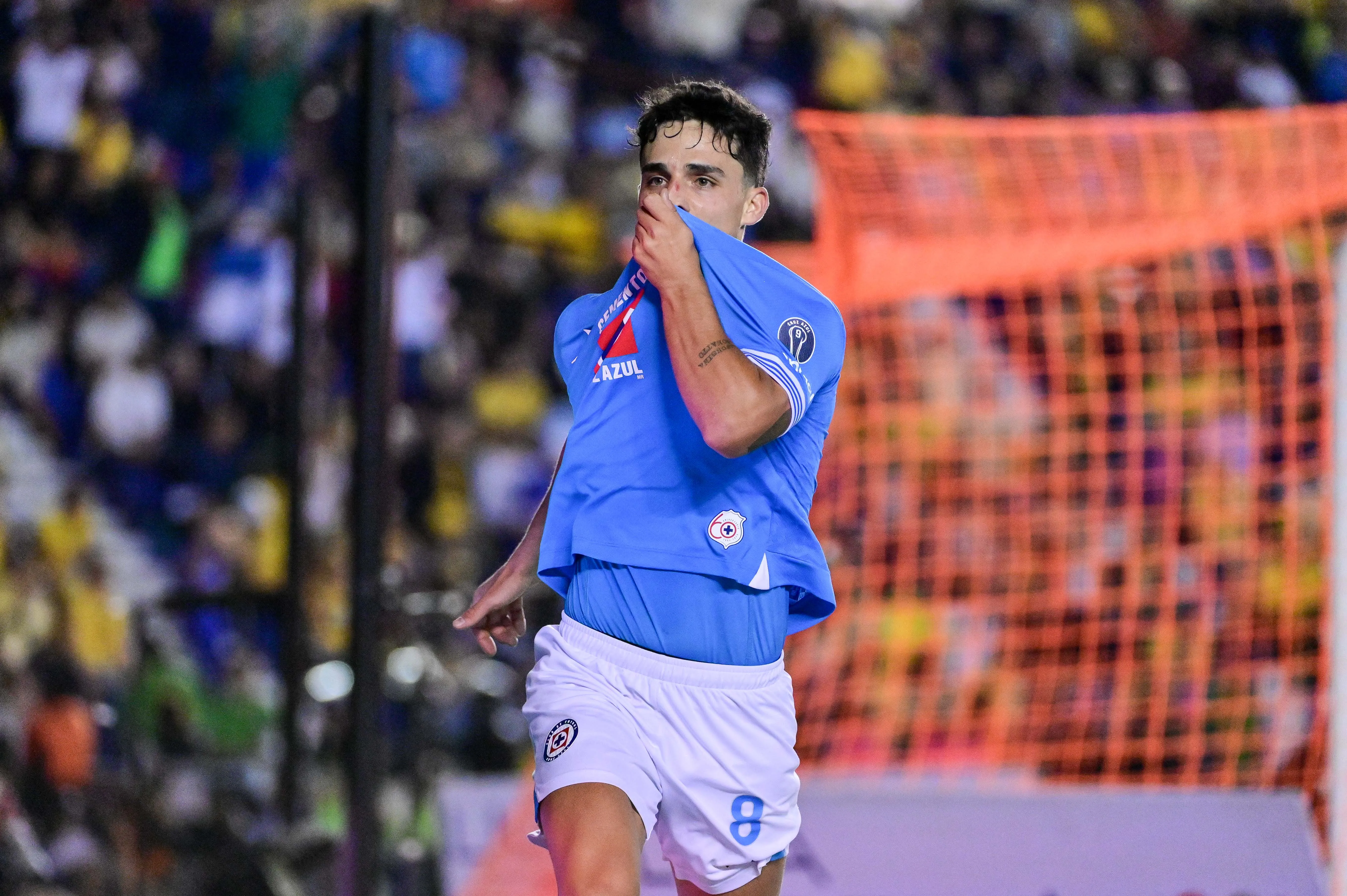 Lolo Faravelli emocionó a todo Cruz Azul con su mensaje de despedida (Imago 7)
