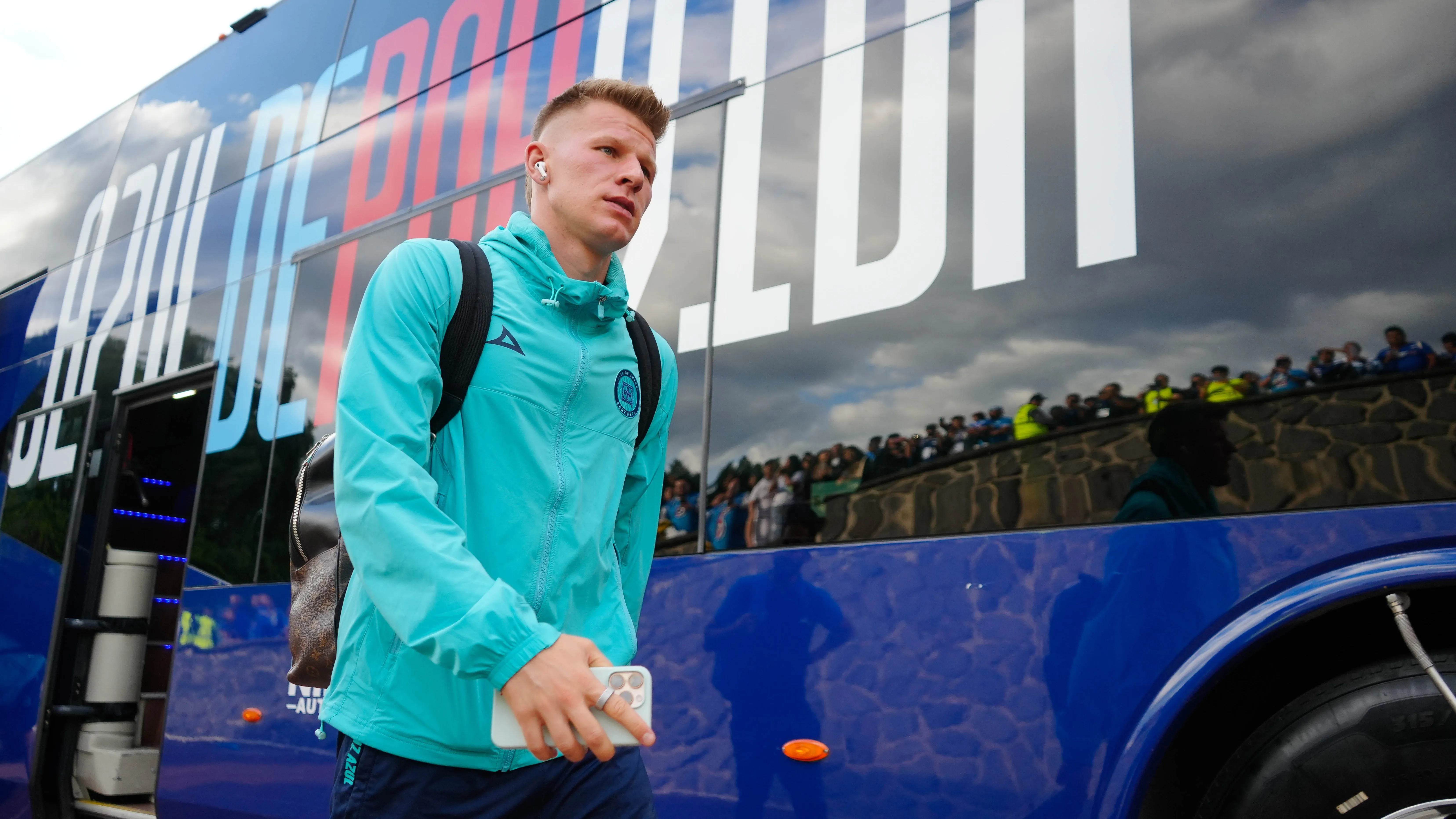 Mateusz Bogusz aparece cada vez más cerca de abandonar Cruz Azul. ¿El fin de la novela?