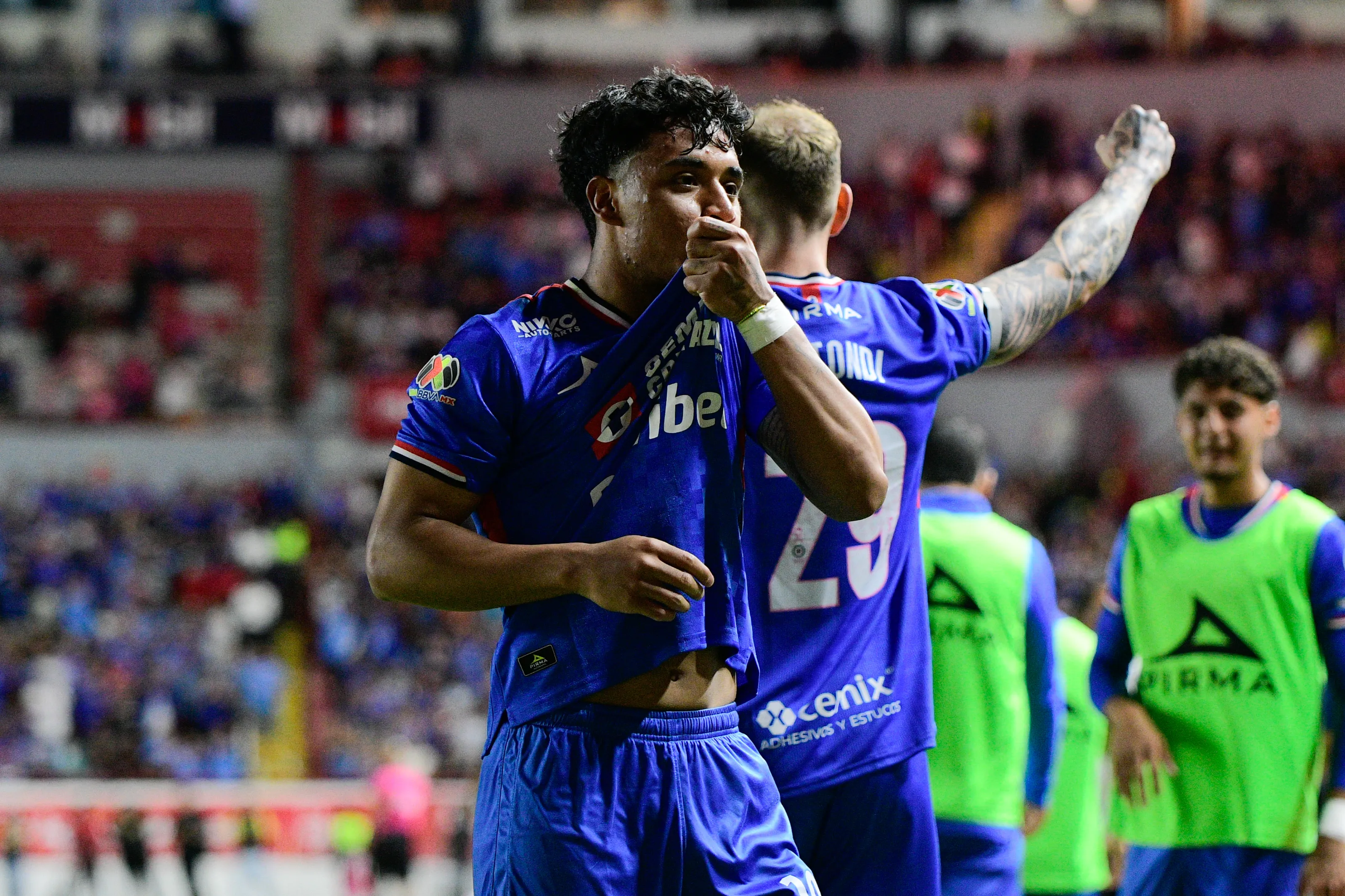 La postura de Cruz Azul ante la posible salida de Amaury Morales (Imago 7)