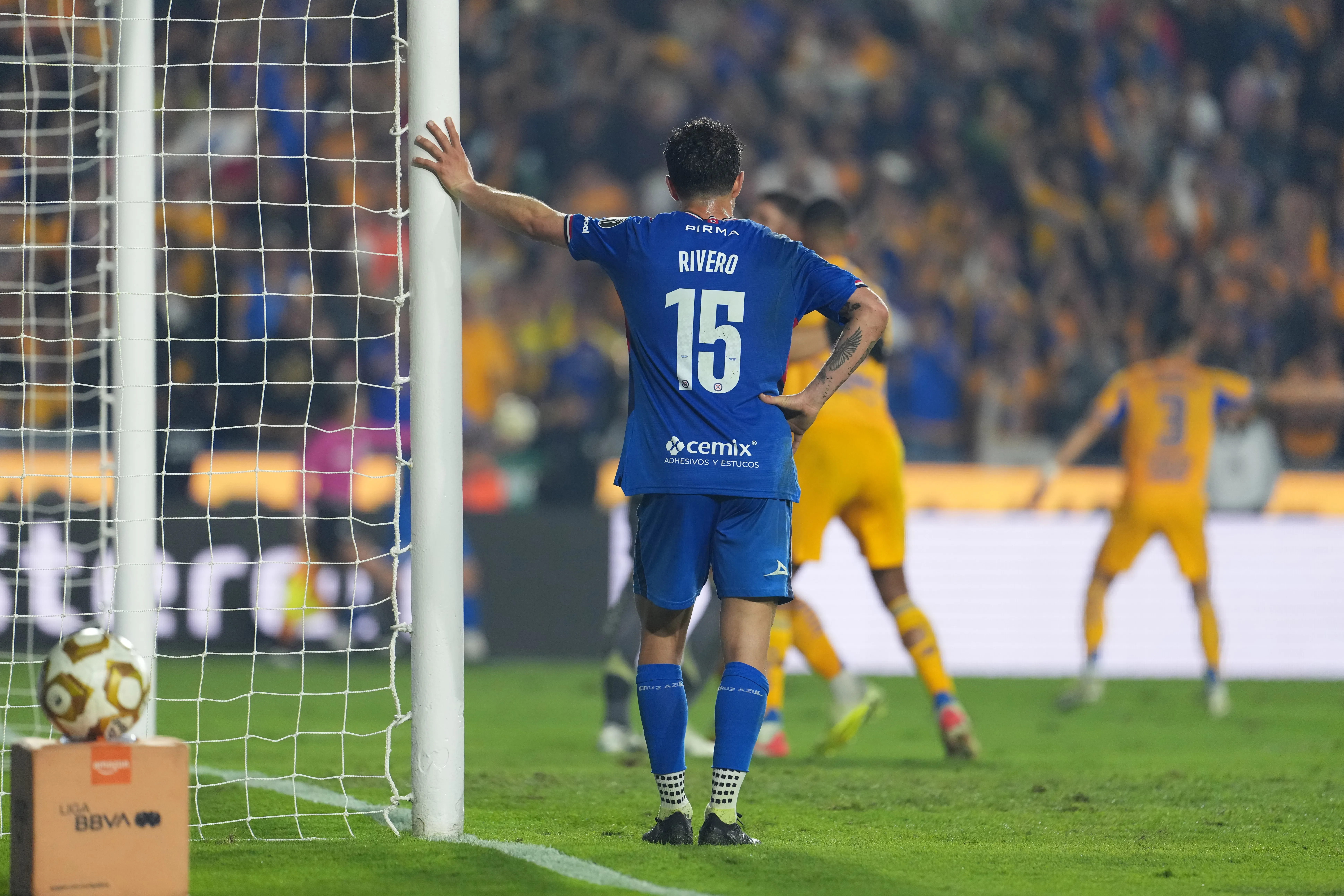 Exponen el sentir del vestidor de Cruz Azul ante la salida de Nacho Rivero (Imago 7)