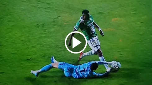 Andrés Gudiño desató la polémica en la visita de Cruz Azul a León tras una acción con Díber Cambindo.