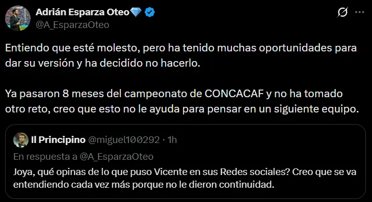 Adrián Esparza le tiró a Vicente Sánchez. (@A_EsparzaOteo)