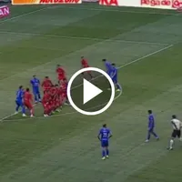 Golazo de tiro libre José Paradela ante Atlas y peculiar festejo