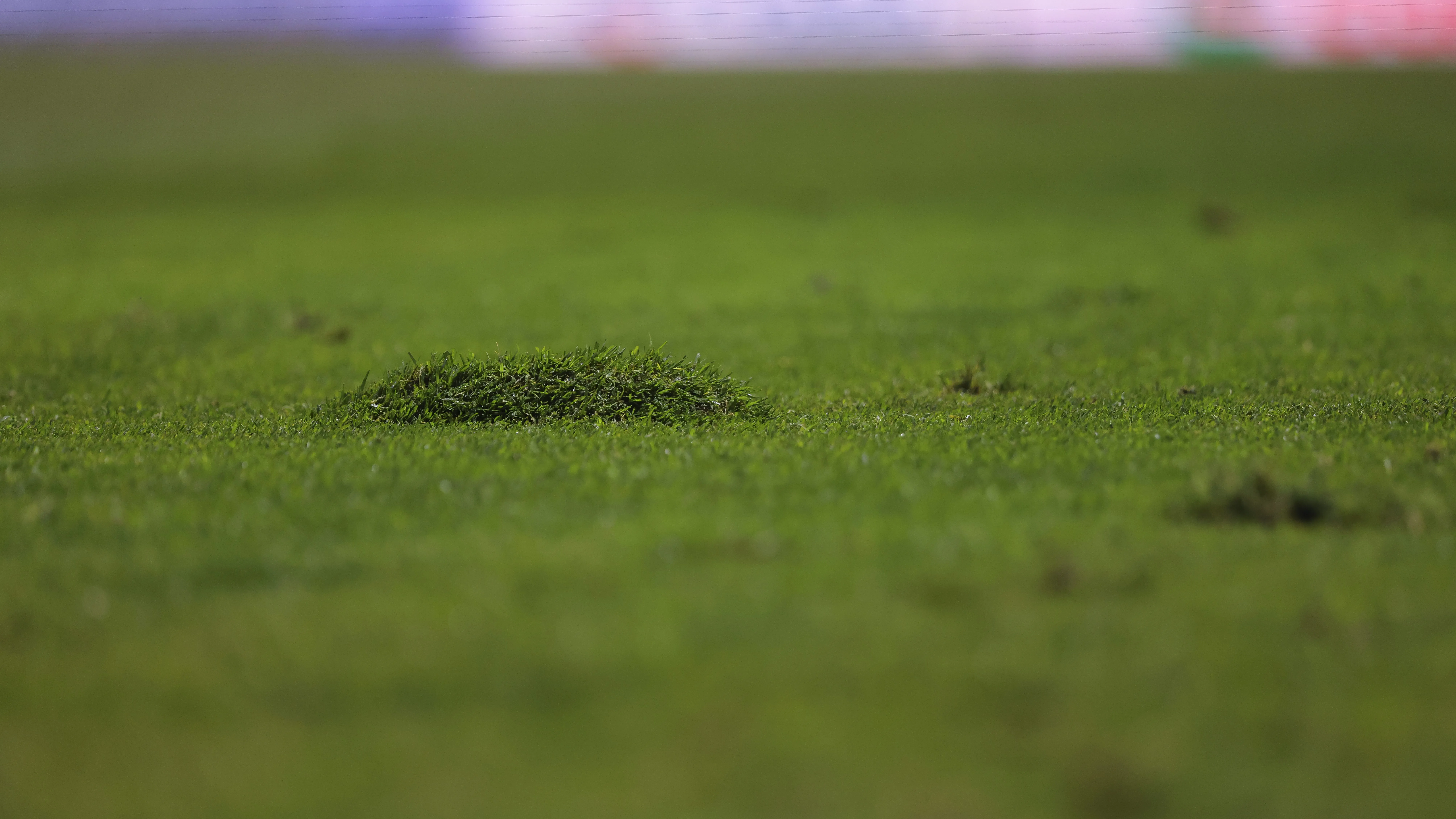 ¿Por que el campo del Estadio Cuauhtémoc está en mal estado?
