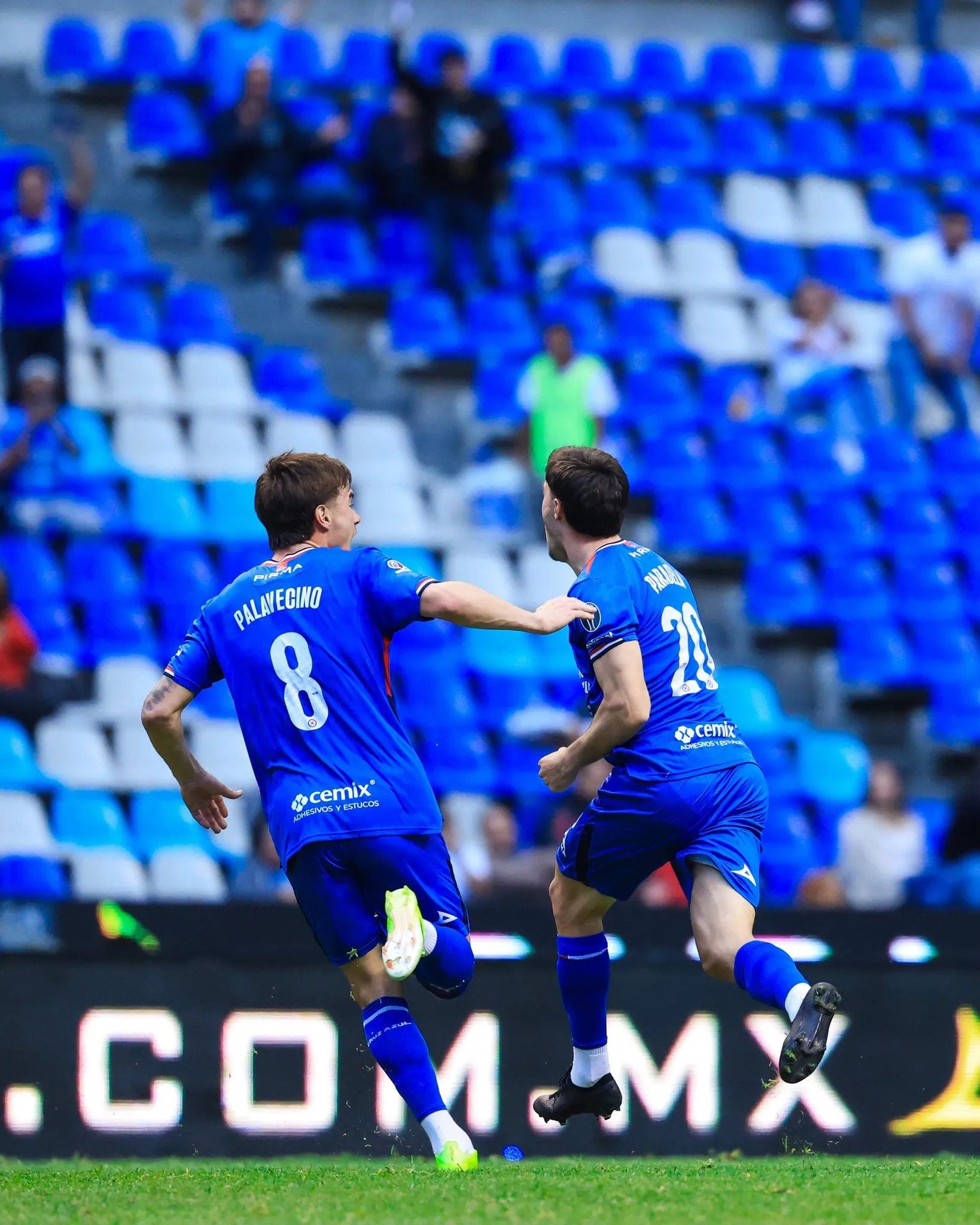 Larcamón explicó cómo Agustín Palavecino puede potenciar a José Paradela (Oficial Cruz Azul)