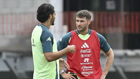 Santiago Giménez ofreció unas declaraciones en donde explicó cuál sería el compañero ideal para hacer una dupla de ataque en México.