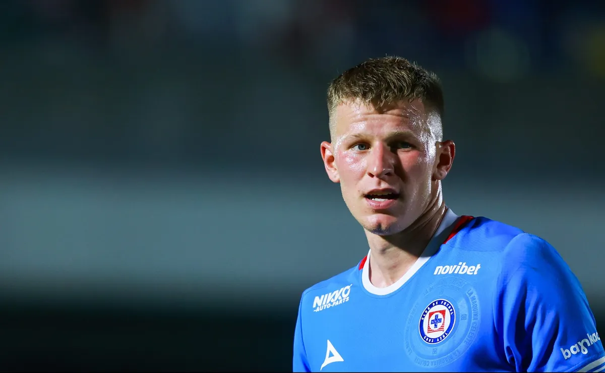 Lío entre Cruz Azul y el Houston Dynamo por Mateusz Bogusz: ¿Se cayó la venta del polaco?