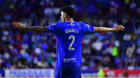 El PAOK ya habría entablado negociaciones para firmar a Jorge Sánchez. El defensor estaría por la labor de ir al club griego.