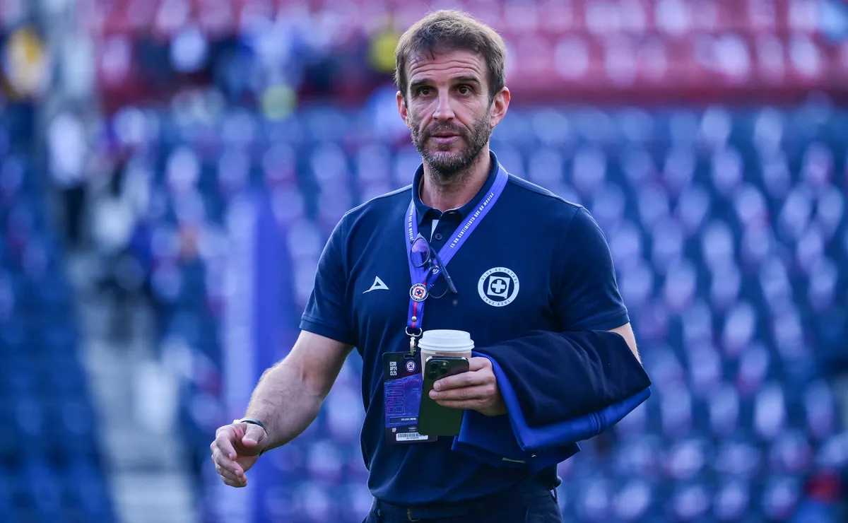 Los dos delanteros mexicanos que sondeó Cruz Azul para fichar en lugar de Miguel Borja