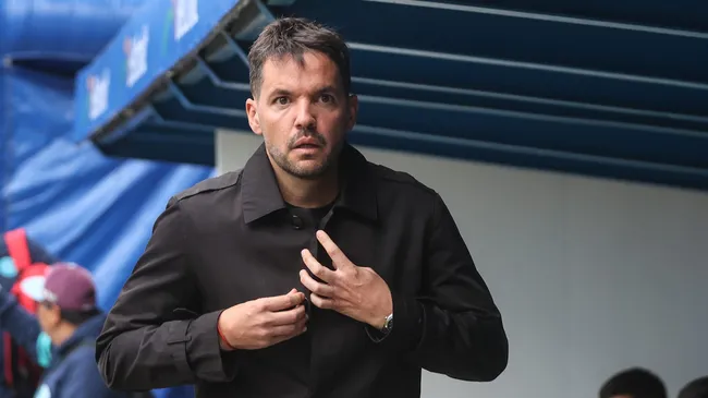 Nicolás Larcamón prefiere trabajar con plantillas cortas. (Imago7)