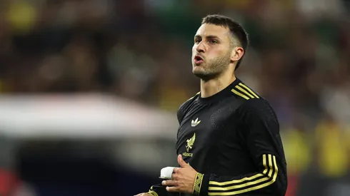 Santiago Giménez reveló a la selección a la que se quiere medir en la cita mundialista. También habló de su mejor amigo en el AC Milan.