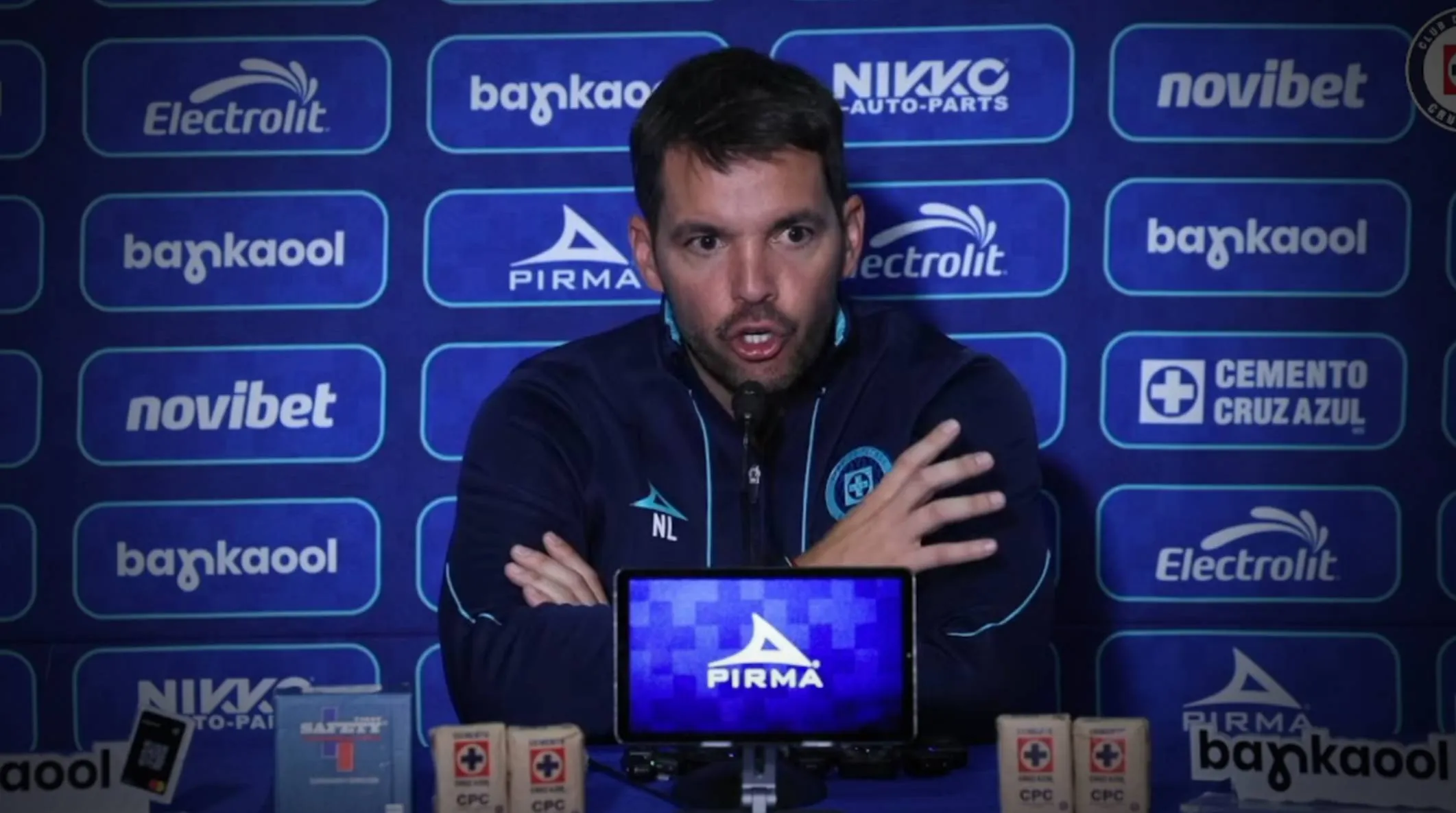 Nicolás Larcamón se refirió al mercado de pases que viene realizando Cruz Azul y lo que debe esperar la afición.