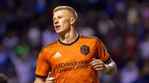 Mateusz Bogusz ya fue presentado con el Houston Dynamo después de que Cruz Azul oficializara su salida.