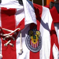 Chivas causa polémica con su playera nueva: es idéntica a la de Cruz Azul