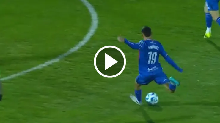 El golazo de media distancia de Charly Rodríguez contra FC Juárez