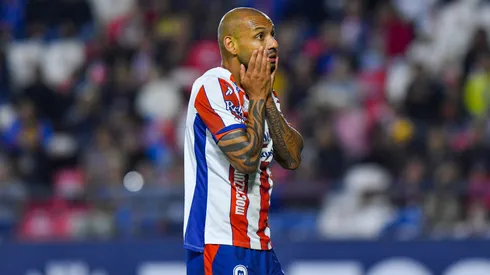 La novela continúa en relación al delantero.