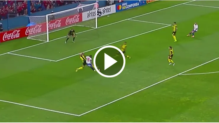 Christian Ebere ilusiona a Cruz Azul con su reciente golazo.