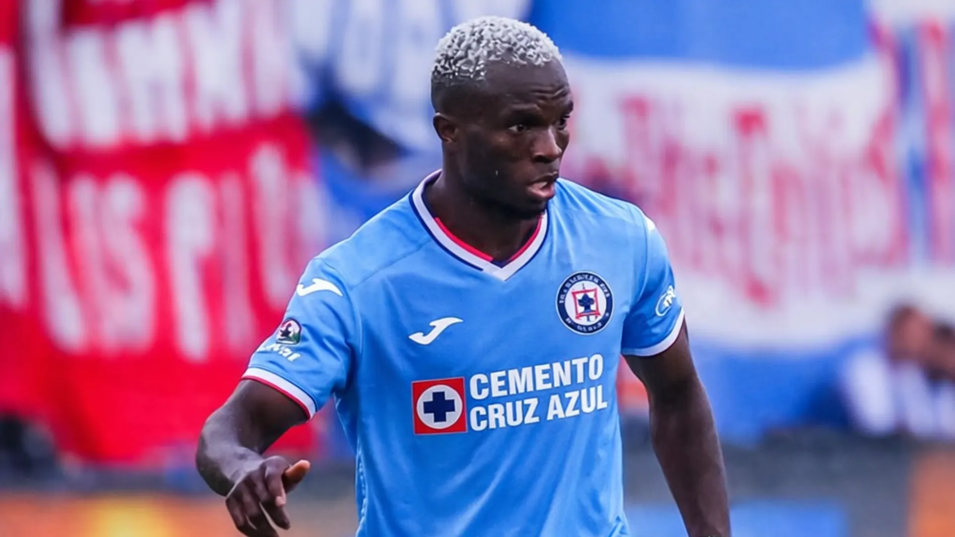 Christian Ebere se convertiría en fichaje de Cruz Azul en las próximas horas y viviría su primera experiencia en la Liga MX.