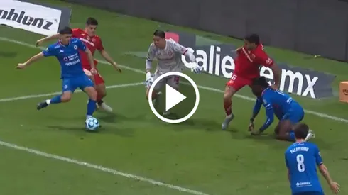 El gol de Paradela por amor propio contra Toluca