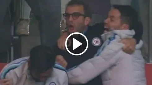 Nicolás Larcamón tampoco se pudo sentar en el banquillo ante el Toluca al cumplir su segundo partido de sanción.
