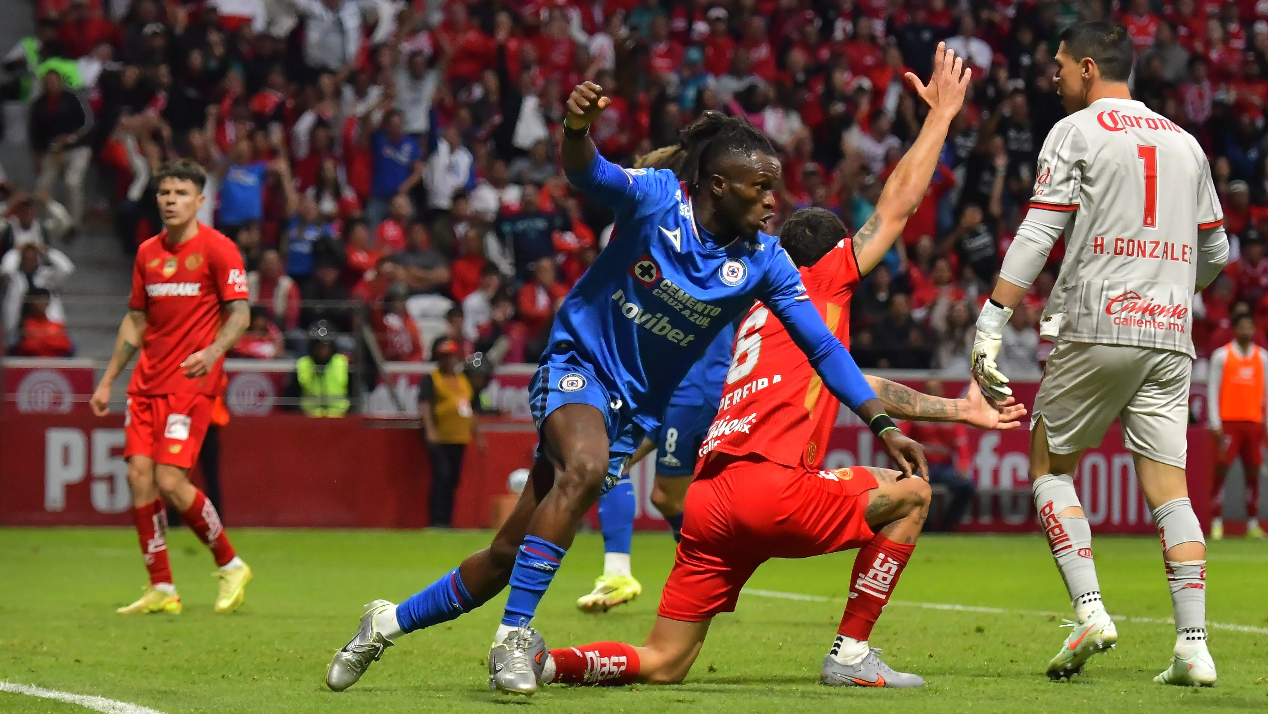 Ebere fue importante ante Toluca. (Imago 7)