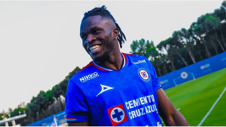 Carlos Hermosillo señaló la mayor virtud de Christian Ebere en Cruz Azul