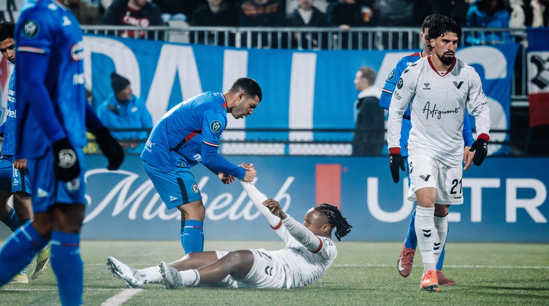 Cruz Azul se impuso con autoridad en el partido de ida. (Nathan Wishloff/Vancouver FC)