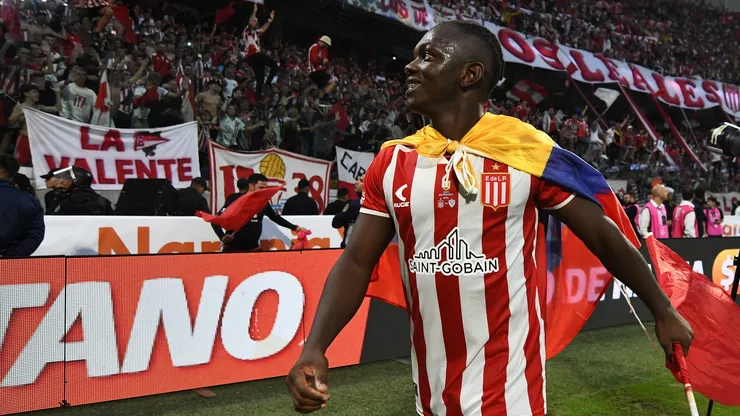 Edwuin Cetré fue relacionado con Cruz Azul durante todo el mercado de pases del Clausura 2026.